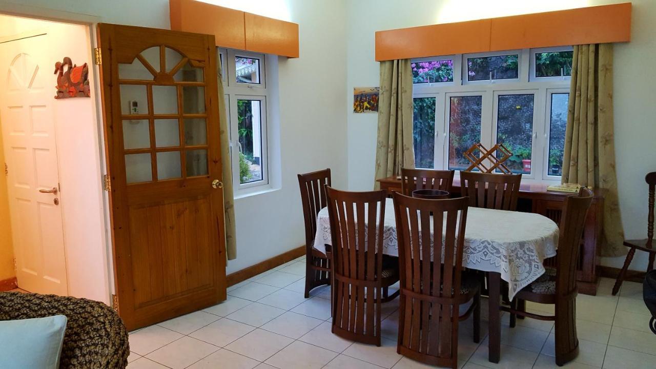 Hibiscus House Seychelles Self Catering Apartment Виктория Екстериор снимка